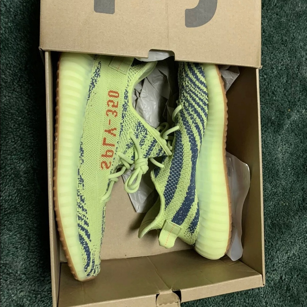 Yeezy 350 v2 semi-frozen